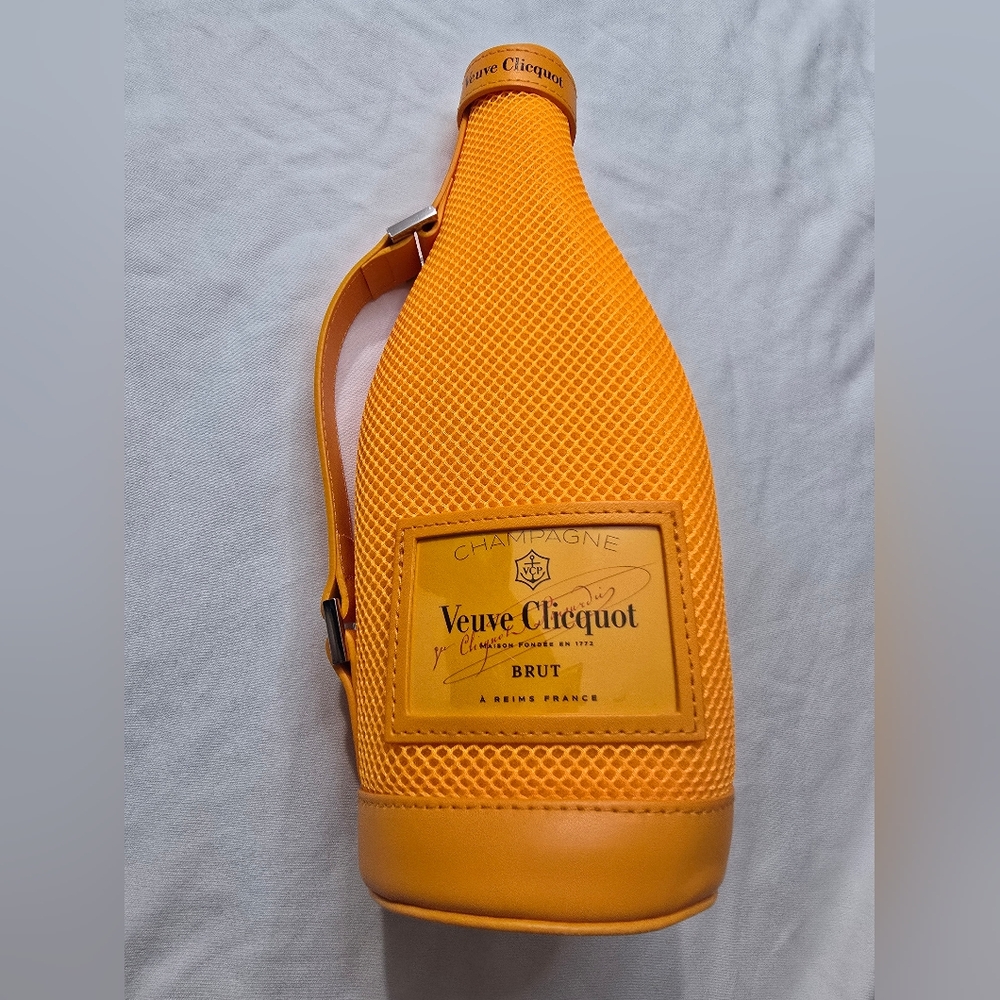 Veuve Clicquot Champagne Brut Bottle Jacket Carrier Tote Chiller Carrier Handle